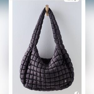 FREE PEOPLE THE MOVEMENT QUILTED CARRYALL IN GRAPHITE